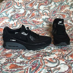Women’s Nike Air Max Black mesh sz. 8.5